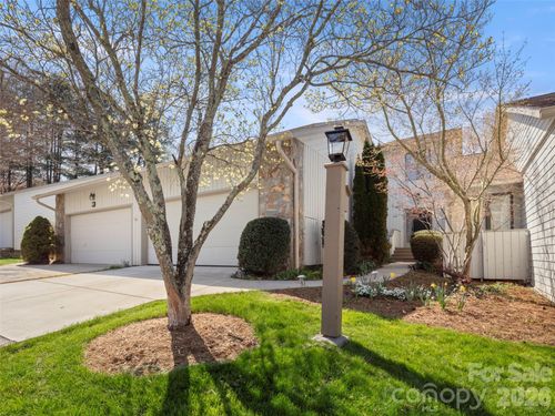 141 Deerlake Dr, Asheville, NC, 28803-3173 | Card Image