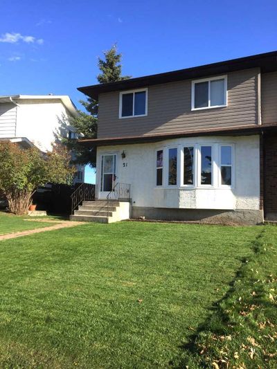 21 Feero Dr, Home with 4 bedrooms, 2 bathrooms and 2 parking in Whitecourt AB | Image 2