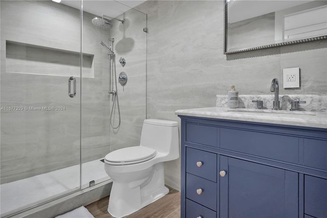 APT-3E - 5555 Collins Ave, Condo with 1 bedrooms, 2 bathrooms and null parking in Miami Beach FL | Image 5