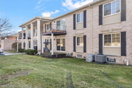 apt-201-6103 Orchard Lake Rd, West Bloomfield, MI, 48322-2308 | Card Image