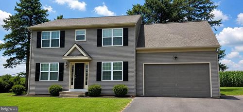 1176 N Strickler Rd, MANHEIM, PA, 17545-9662 | Card Image