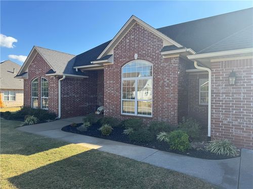 2307 W 7th St, Russellville, AR, 72801-5545 | Card Image