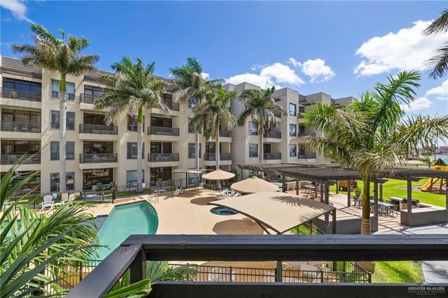 UNIT-203 - 813 Travis St, Condo with 3 bedrooms, 2 bathrooms and null parking in Mission TX | Image 16