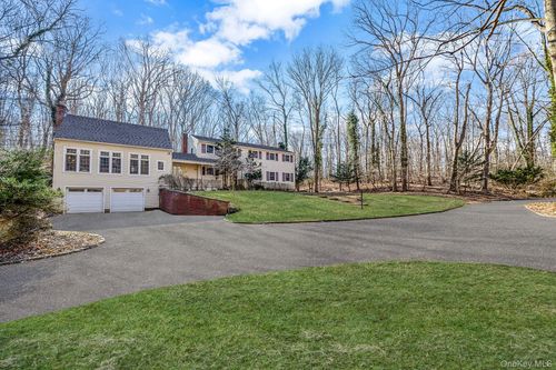 1 Spring Hollow Rd, Saint James, NY, 11780-3802 | Card Image