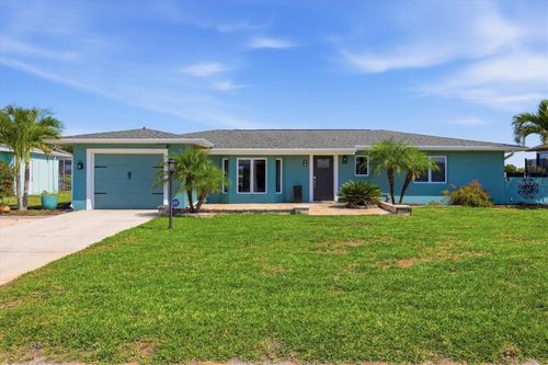 11 Oakland Hills Ct, Rotonda West, FL, 33947-2236 | Card Image