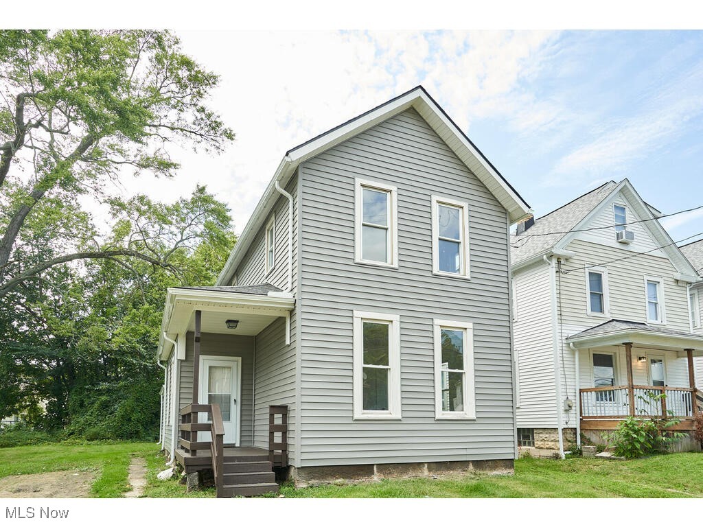 Kling St, Akron, OH 44311