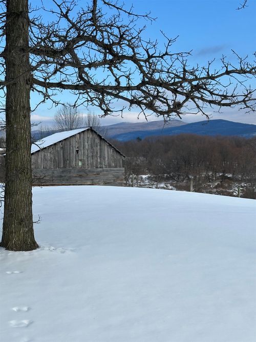 2112 Middle Rd, Salisbury, VT, 05769-9434 | Card Image