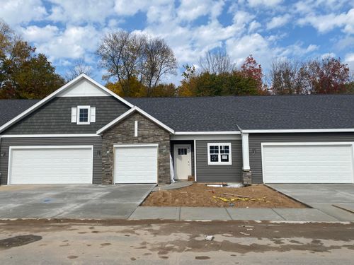 11-2817 W Cobblestone Ct Se, Kentwood, MI, 49512-5498 | Card Image