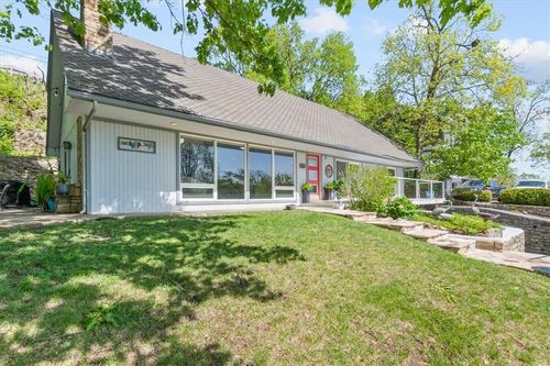 128 Lakeshore Dr W, Lake Quivira, KS, 66217-8694 | Card Image
