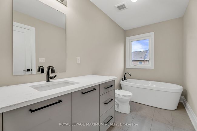 17 Bertram Gate, House attached with 4 bedrooms, 3 bathrooms and 1 parking in Whitby ON | Image 19