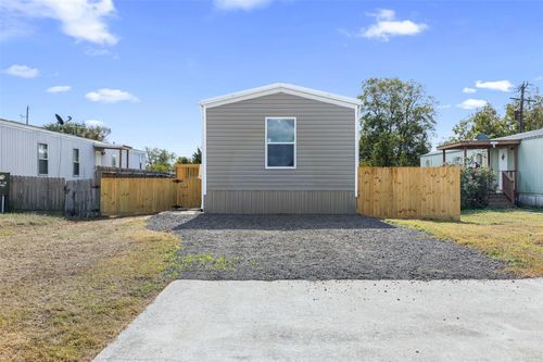 205 Setting Way, Navasota, TX, 77868-1421 | Card Image