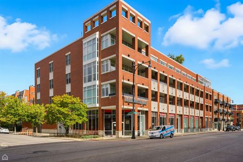 303-1611 N Hermitage Ave, Chicago, IL, 60622-1472 | Card Image