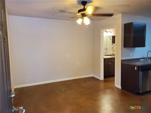 b-1037 Court St, Seguin, TX, 78155-5958 | Card Image