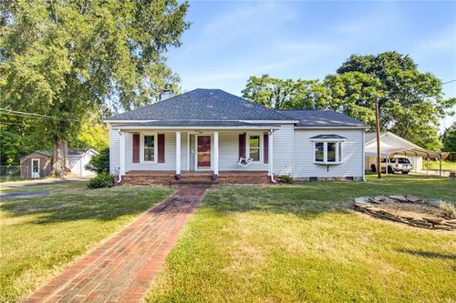 925 Overlook Ave, Eden, NC, 27288-6419 | Card Image