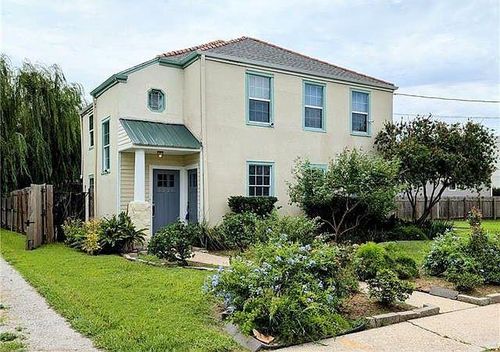 5526 Mandeville St, New Orleans, LA, 70122-5214 | Card Image