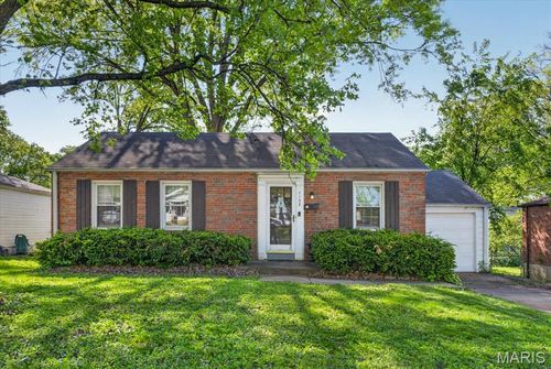 1133 N Geyer Rd, Kirkwood, MO, 63122-1102 | Card Image