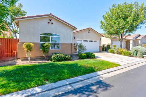 2913 Las Flores Circle, Los Banos, CA, 93635 | Card Image