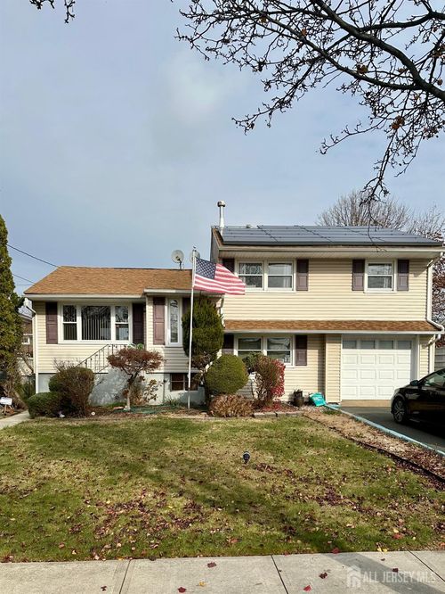 118 Markowitz St, Carteret, NJ, 07008-1633 | Card Image