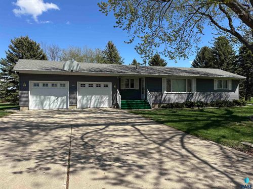 100 S Relanto St, Freeman, SD, 57029-2121 | Card Image