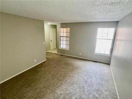 8240 Nw Birch Ln, Kansas City, MO, 64151-1094 | Card Image