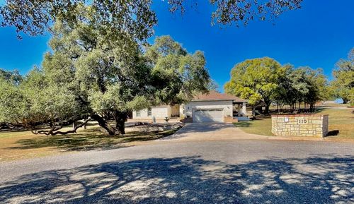 110 Llano Oaks Dr, Llano, TX, 78643-1900 | Card Image