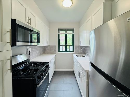 6d-1680 Metropolitan Ave, Bronx, NY, 10462-6909 | Card Image