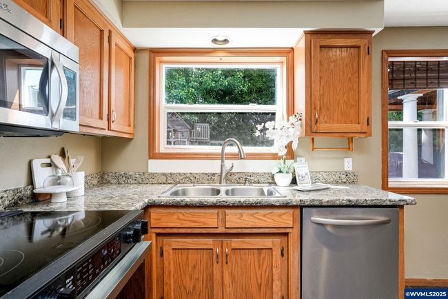 2007 Chase Loop Sw, House other with 3 bedrooms, 3 bathrooms and null parking in Albany OR | Image 14
