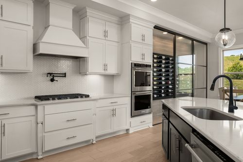 3199 Chase Point Dr, Franklin, TN, 37067-8156 | Card Image