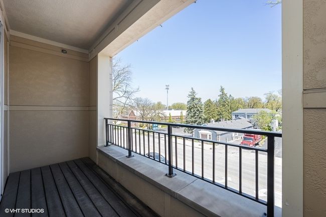 211 - 1202 Waukegan Rd, Condo with 2 bedrooms, 2 bathrooms and 1 parking in Glenview IL | Image 11