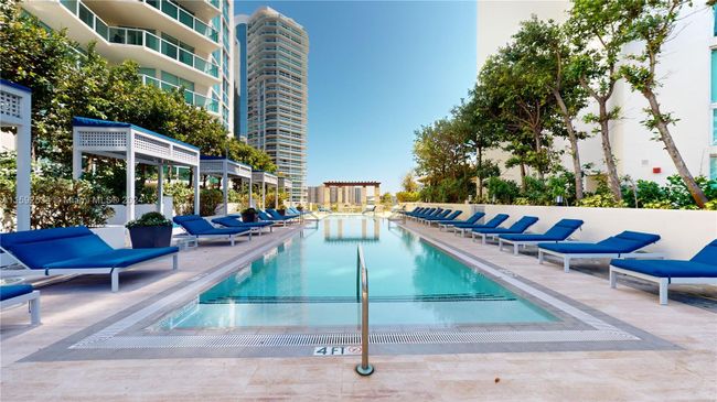 TH-307 - 250 Sunny Isles Blvd, Condo with 3 bedrooms, 2 bathrooms and null parking in Sunny Isles Beach FL | Image 6