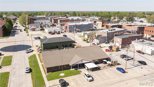 117 W Prairie St, Jerseyville, IL, 62052-1604 | Card Image