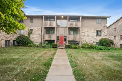 10 - 8713 Candlewood Trail, Condo with 2 bedrooms, 1 bathrooms and null parking in Brighton MI | Image 1