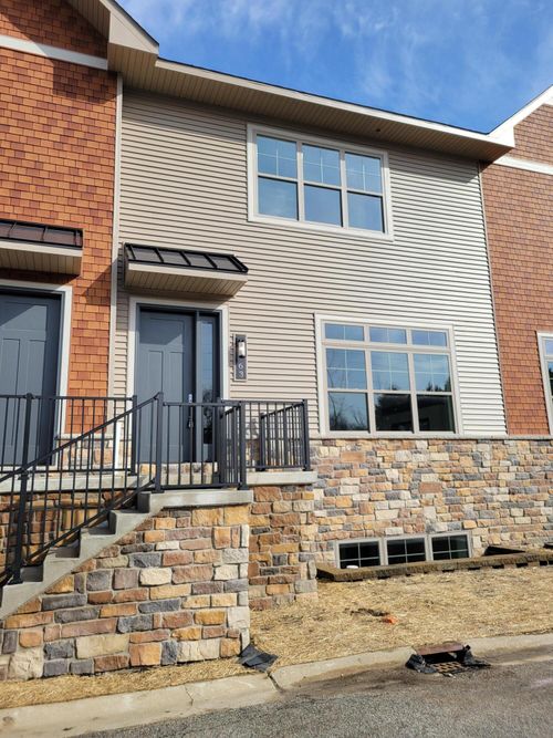 63 Sanctuary Dr, Valparaiso, IN, 46385-7148 | Card Image