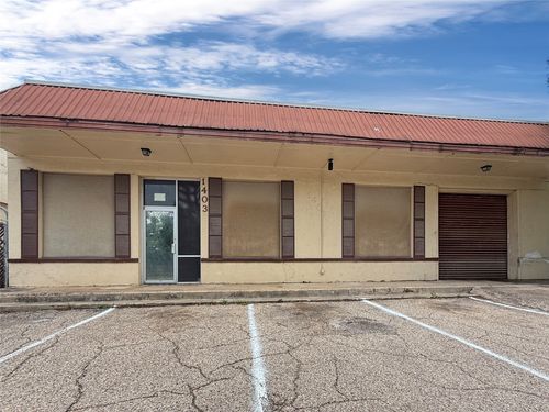 1403 Oak Knoll Dr, Haltom City, TX, 76117-5535 | Card Image