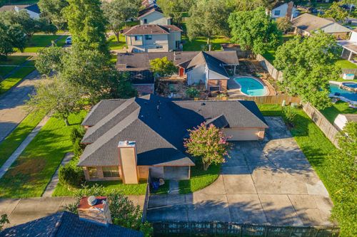 428 Old Course Dr, Friendswood, TX, 77546-5663 | Card Image