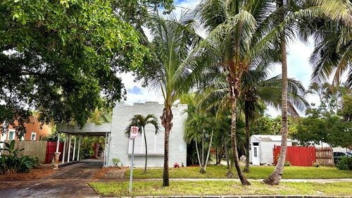 n-627 Winters St, West Palm Beach, FL, 33405-4541 | Card Image
