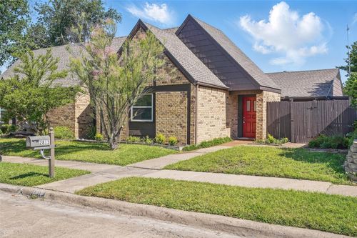 2813 Prescott Dr, Carrollton, TX, 75006-4815 | Card Image