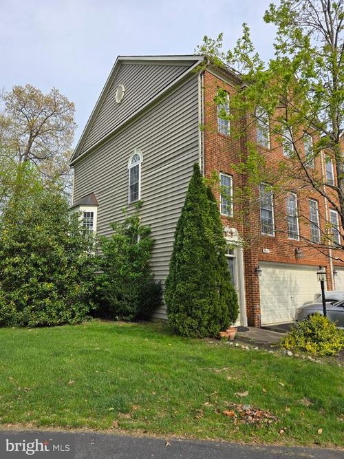 8030 Samuel Wallis St, LORTON, VA, 22079-2348 | Card Image