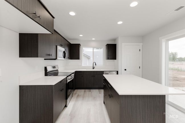 2365 W Opalite Dr, House other with 4 bedrooms, 3 bathrooms and 3 parking in Kuna ID | Image 4