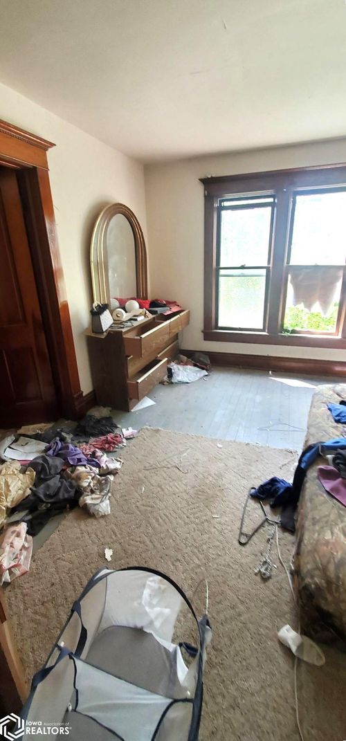 600 Oak St, Blockton, IA, 50836-2085 | Card Image