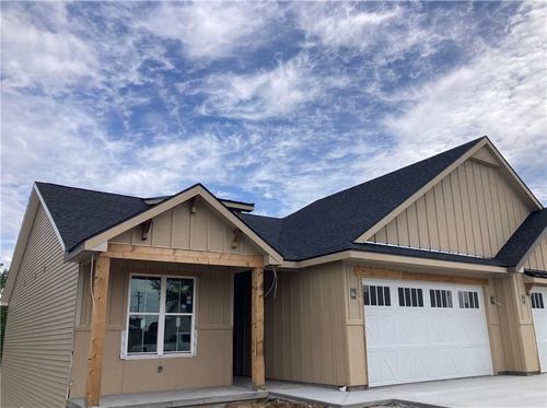 1405 Country Ct, Saint Joseph, MO, 64506-5091 | Card Image