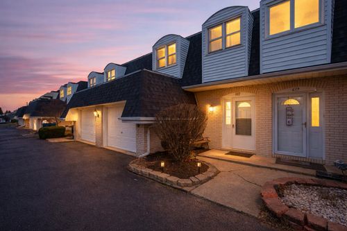 617 Wellington Dr, Dyer, IN, 46311 | Card Image