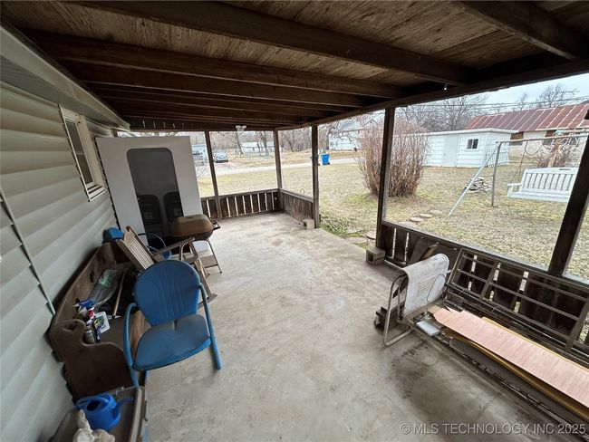 Covered Back Patio | Image 23