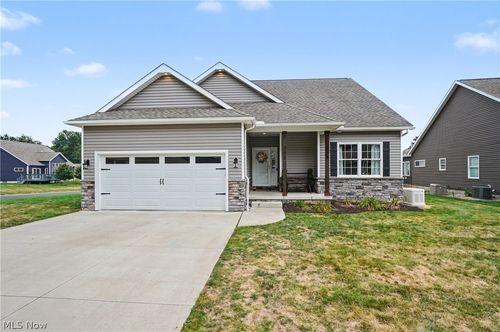 341 Alexis Ln, Canal Fulton, OH, 44614-8179 | Card Image