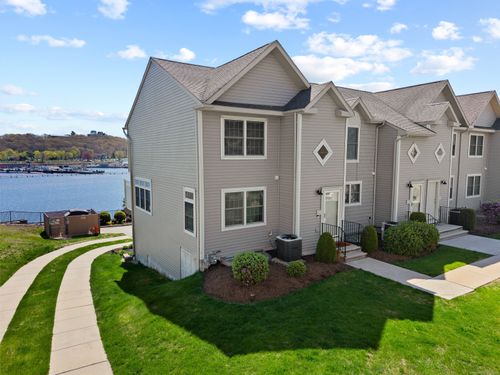 unit-139-64 Scotch Cap Rd, Quaker Hill, CT, 06375-1448 | Card Image