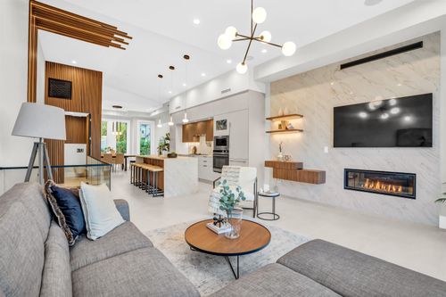 2380 Marine Dr, West Vancouver, BC, V7V1K8 | Card Image