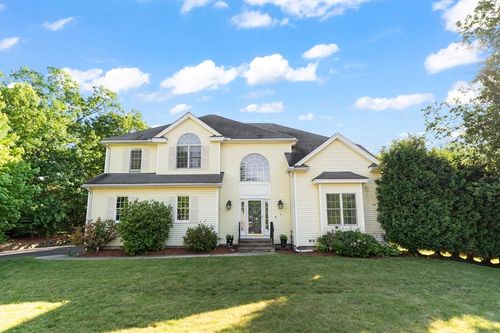 7 Muir Way, Marlborough, MA, 01752-5648 | Card Image