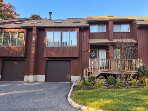 19 Braemar Ct, New City, NY, 10956-3043 | Card Image