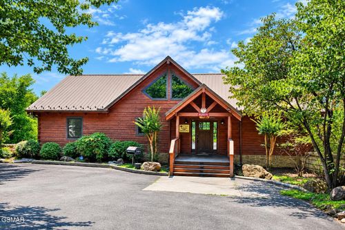 1959 Blackthorn Trail, Sevierville, TN, 37876 | Card Image