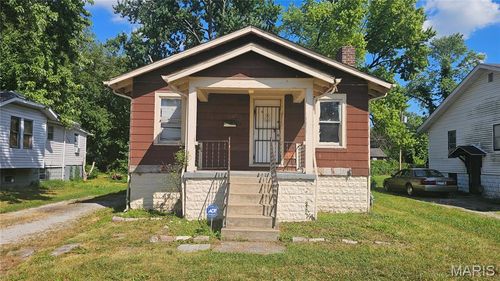 830 N 83rd St, East Saint Louis, IL, 62203-1935 | Card Image